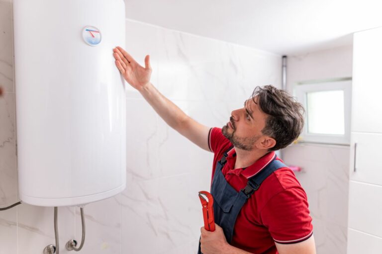 Chauffe-eau qui ne chauffe plus : les causes et les vérifications