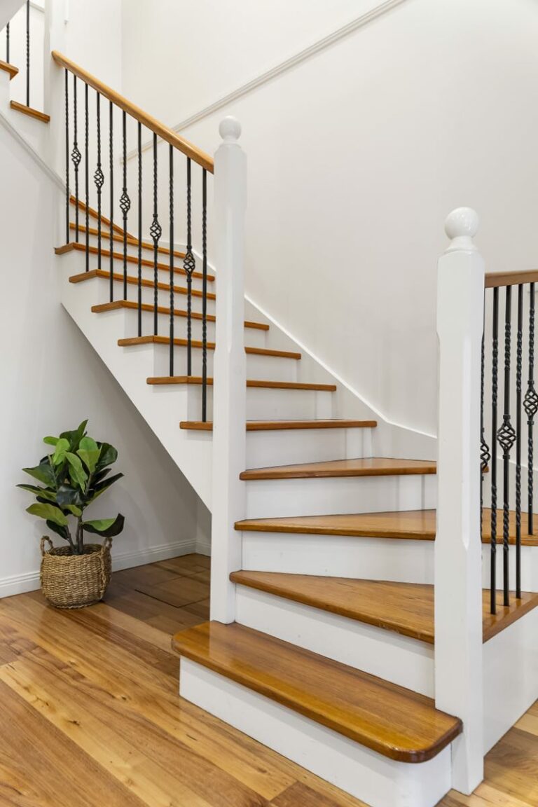 Rénover un escalier : les solutions pour lui donner un coup de neuf