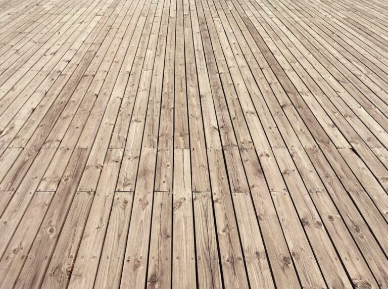 Terrasse : bois, composite ou carrelage ?